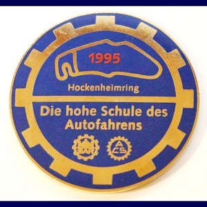 Plakette, Die hohe Schule des Autofahrens